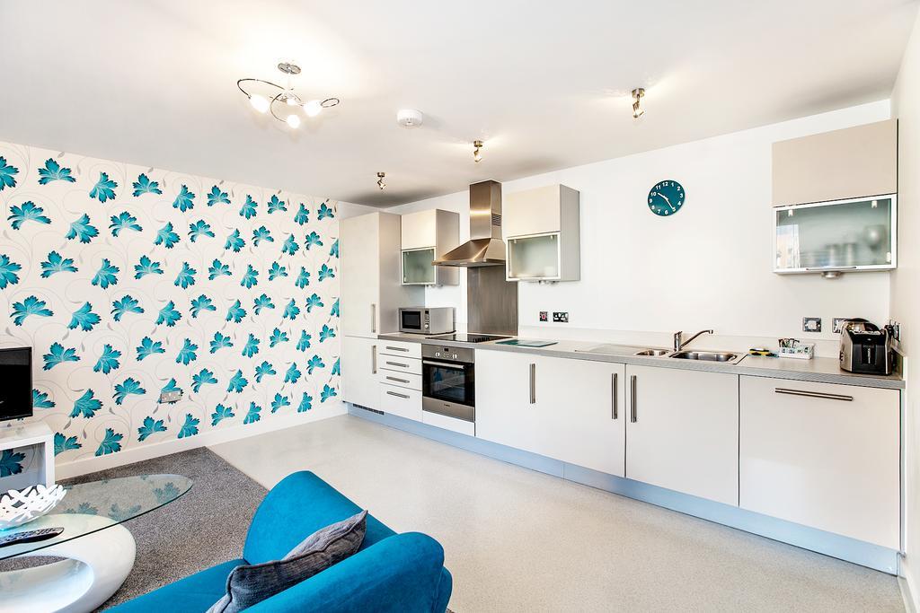 Shortstaymk Vizion Apartments, With Free Superfast Wi-Fi, Parking, Sky Sports And Movies Milton Keynes Habitación foto