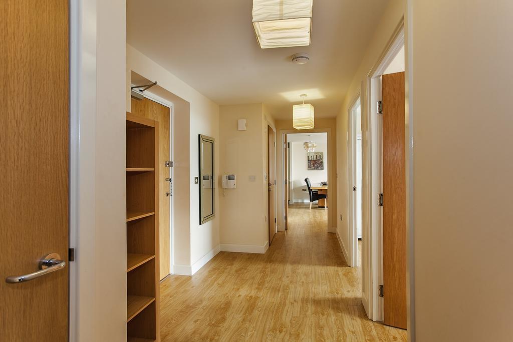 Shortstaymk Vizion Apartments, With Free Superfast Wi-Fi, Parking, Sky Sports And Movies Milton Keynes Habitación foto