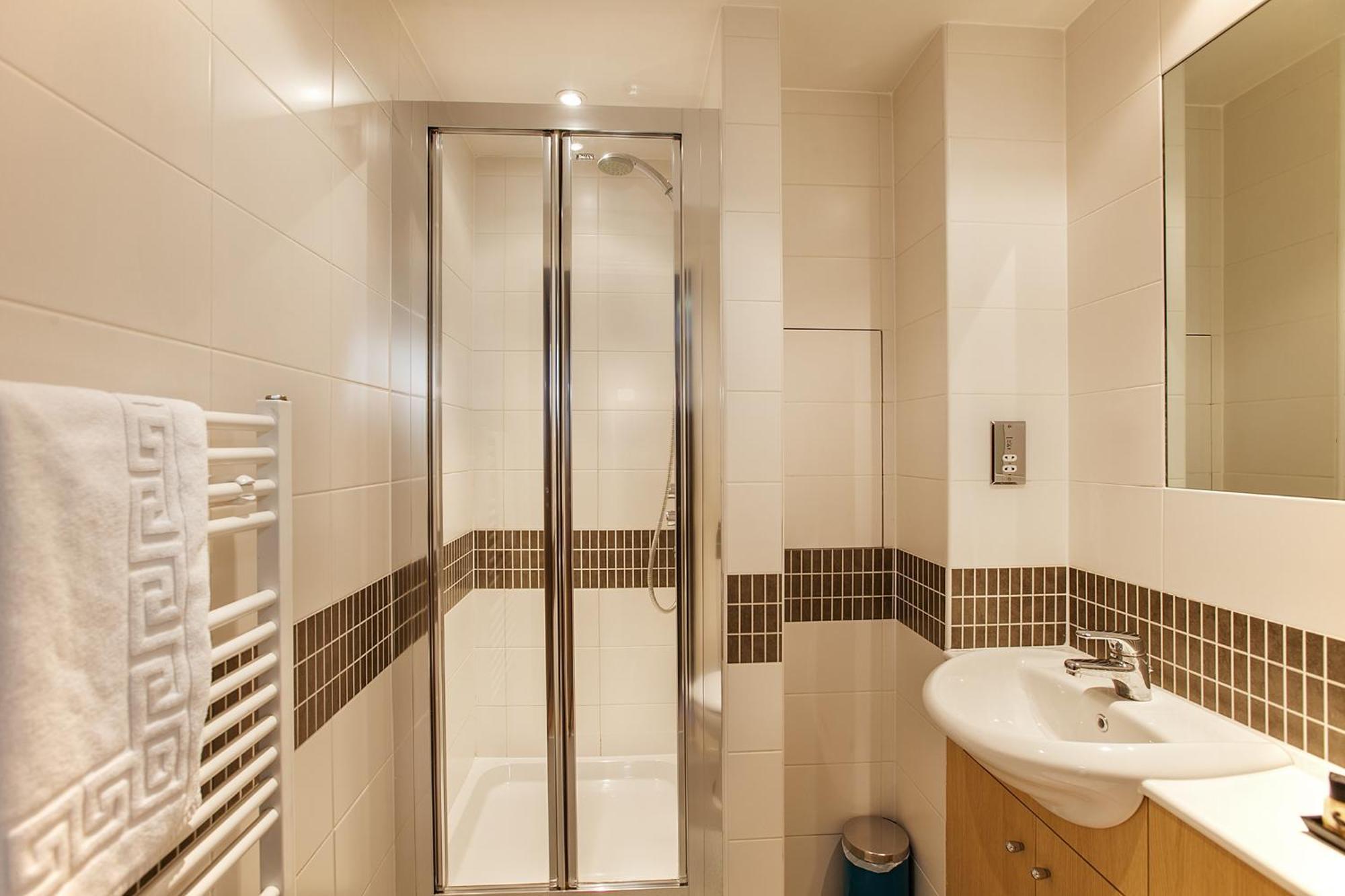 Shortstaymk Vizion Apartments, With Free Superfast Wi-Fi, Parking, Sky Sports And Movies Milton Keynes Habitación foto
